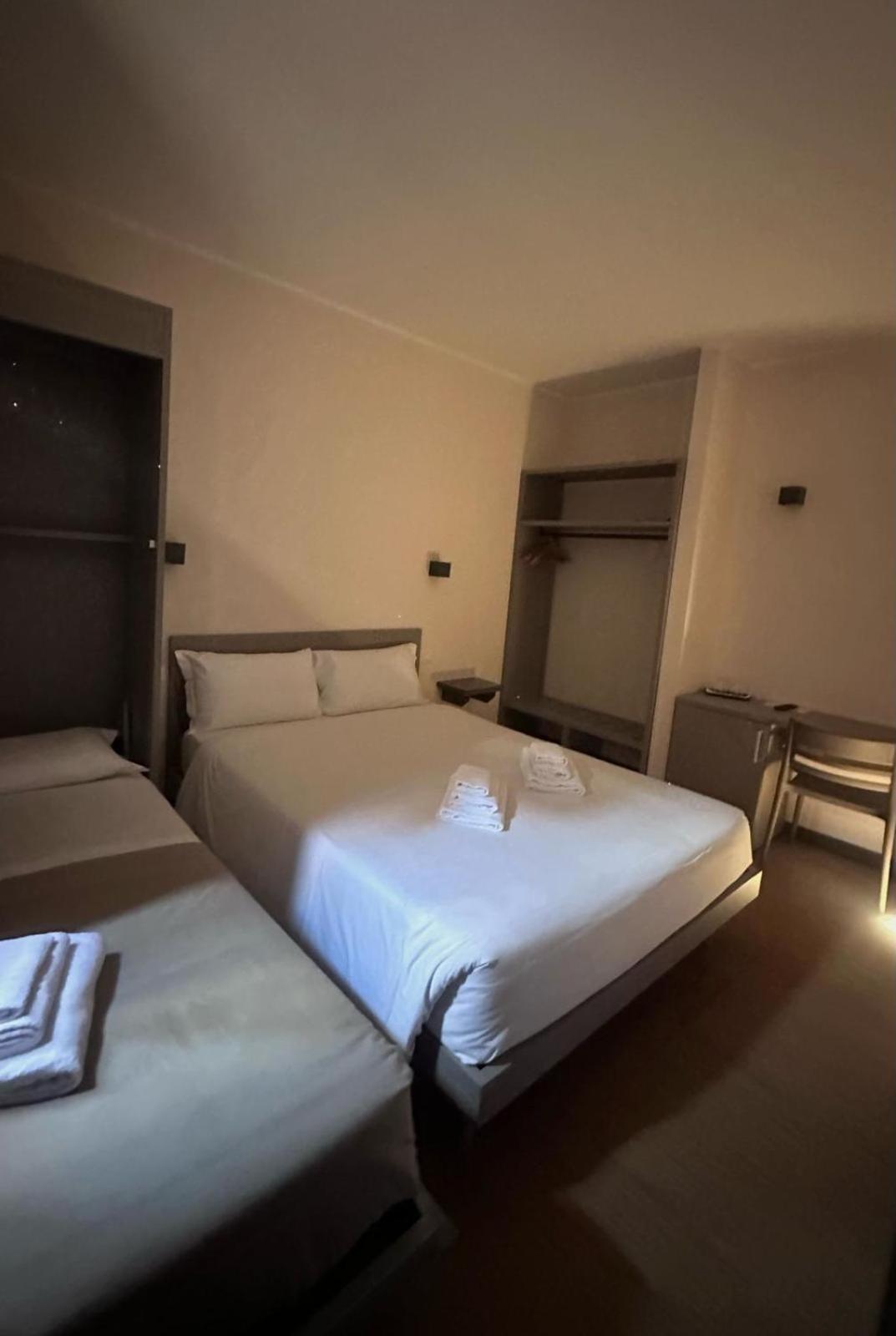 Colosseum Resort Rom Zimmer foto